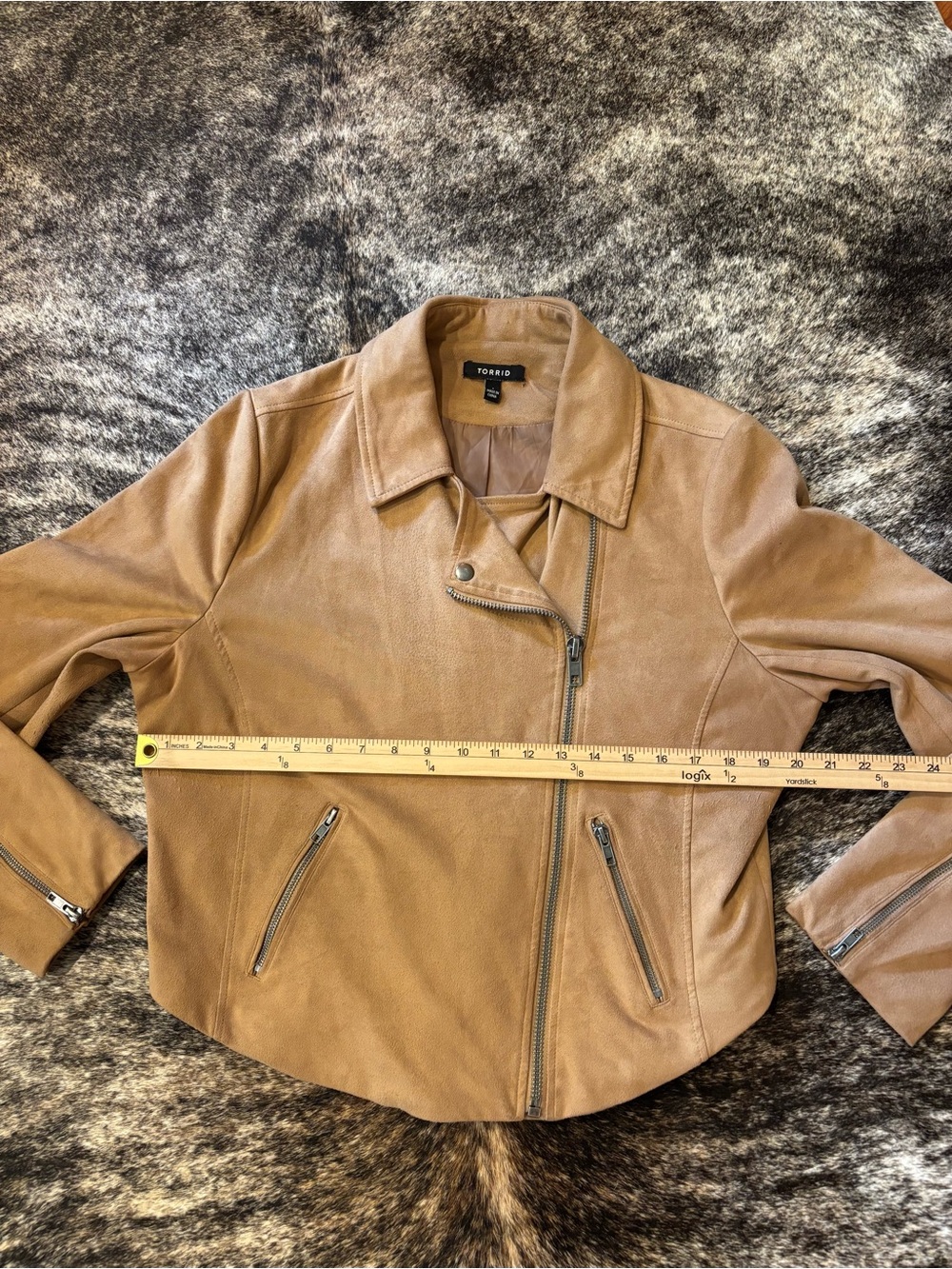 Torrid Suede Moto Jacket, Camel in color, Size 1 - Picture 10 of 10